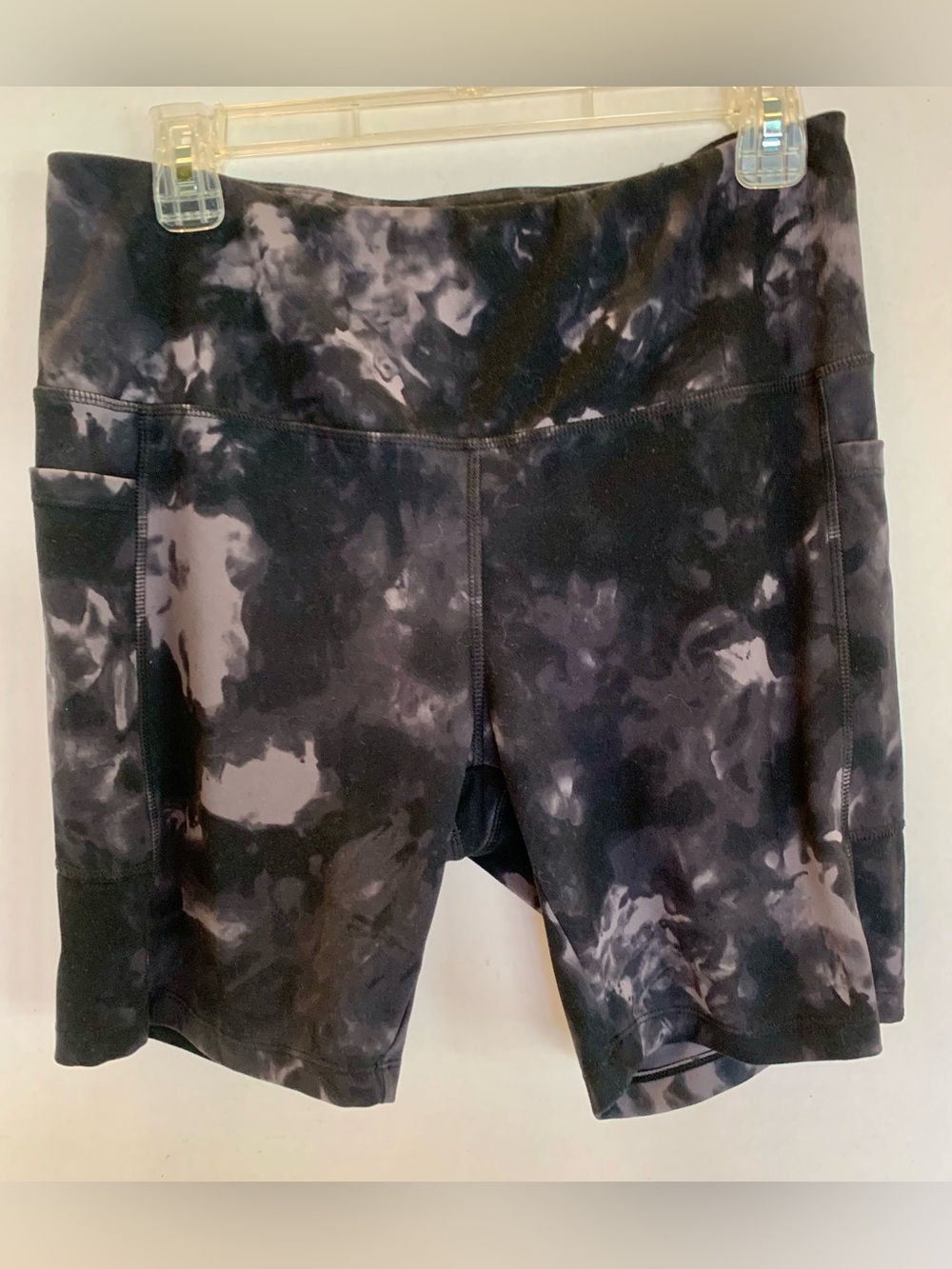 Danskin Women’s Exercise Shorts. Large